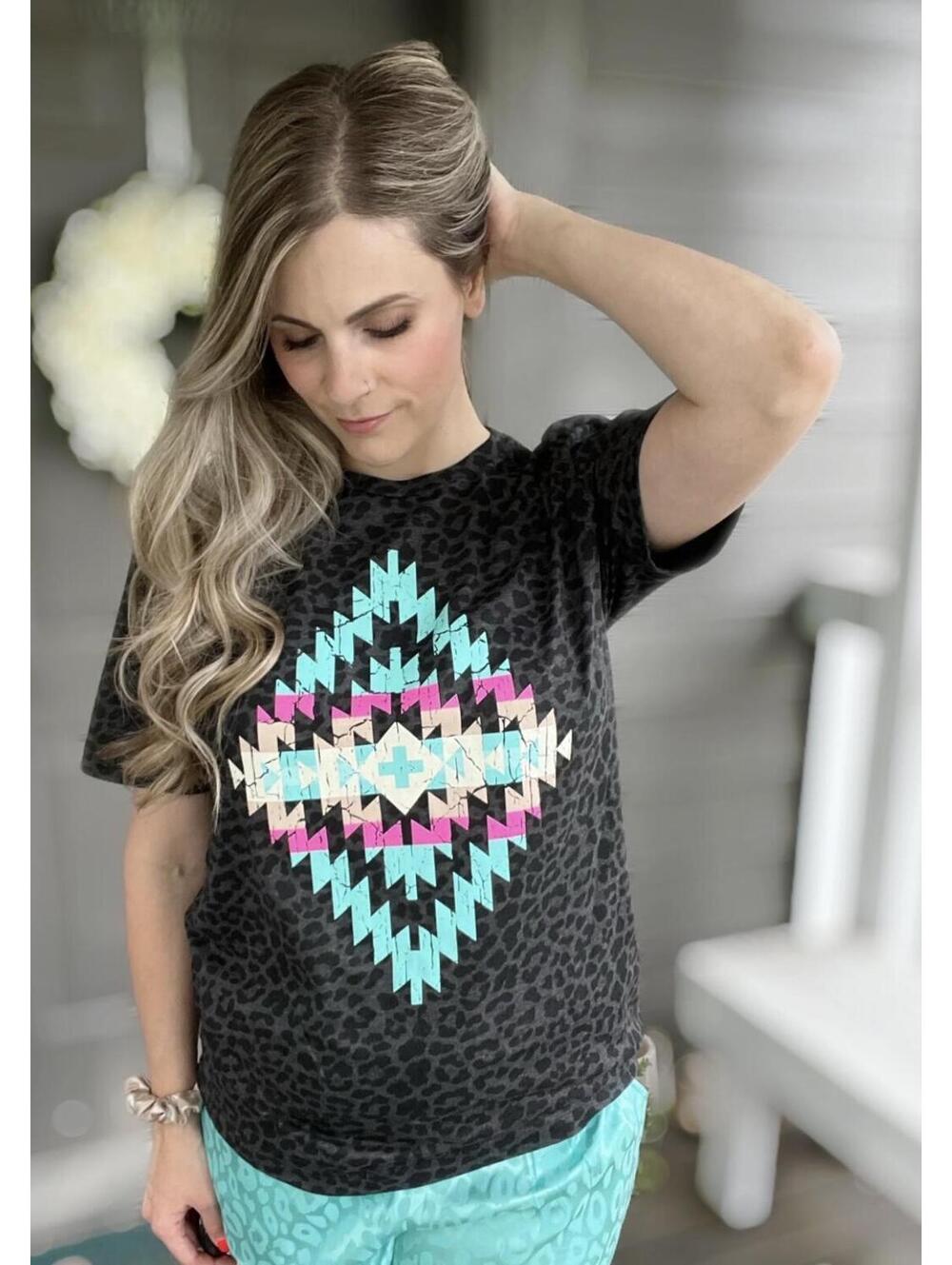 Sterling Kreek Leopard Out Loud Tee Women’s Size S